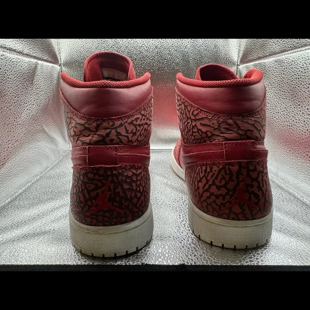 RARE 🚀 Size 11.5 - Nike‎ Air Jordan 1 One Retro High Red Elephant 839115-600